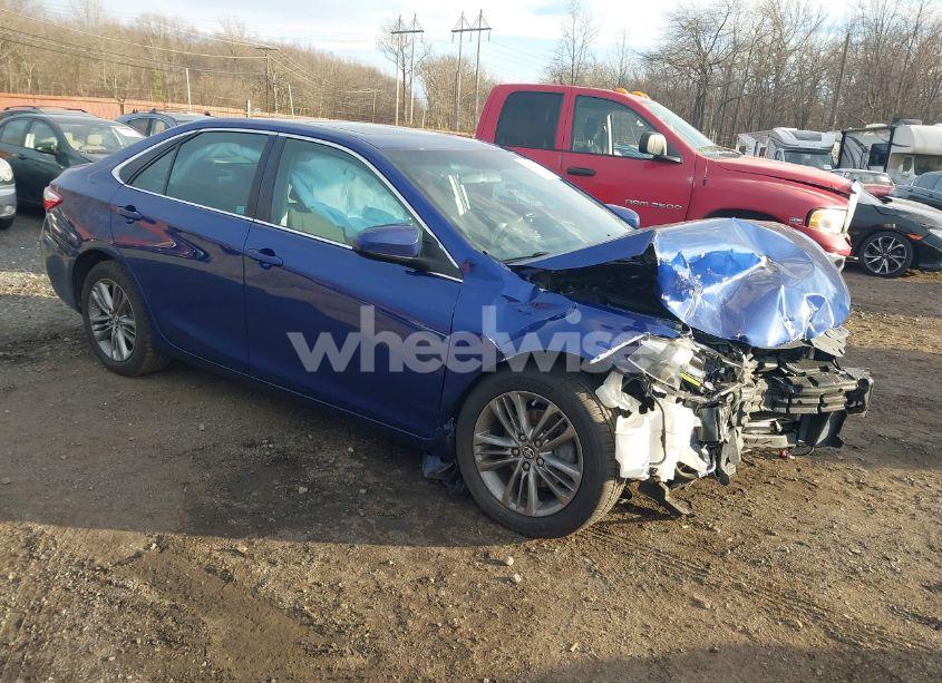 2016 Toyota Camry SE (VIN 4T1BF1FK7GU607145) main photo
