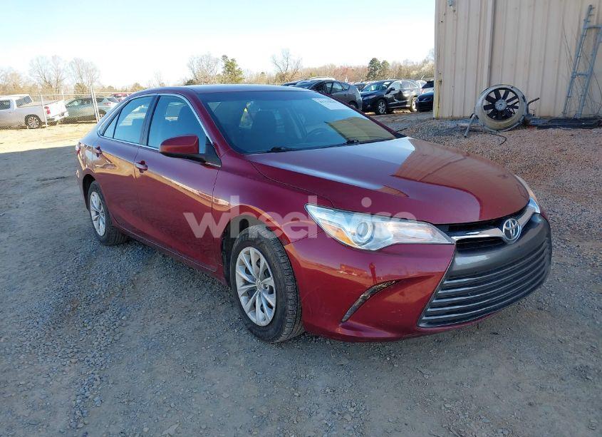 2016 Toyota Camry LE (VIN 4T1BF1FK7GU609154) main photo