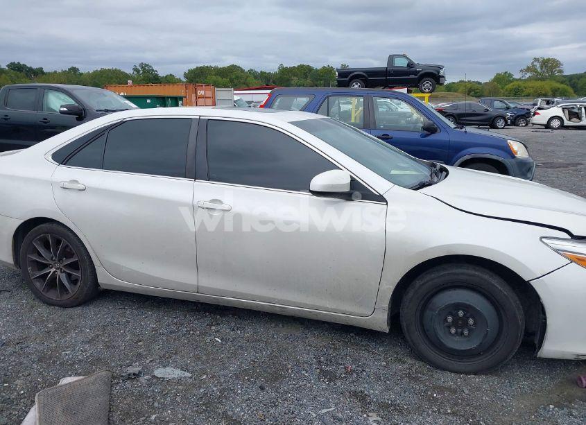 Photo 13 of 2016 Toyota Camry XSE (VIN 4T1BF1FK7GU614595)