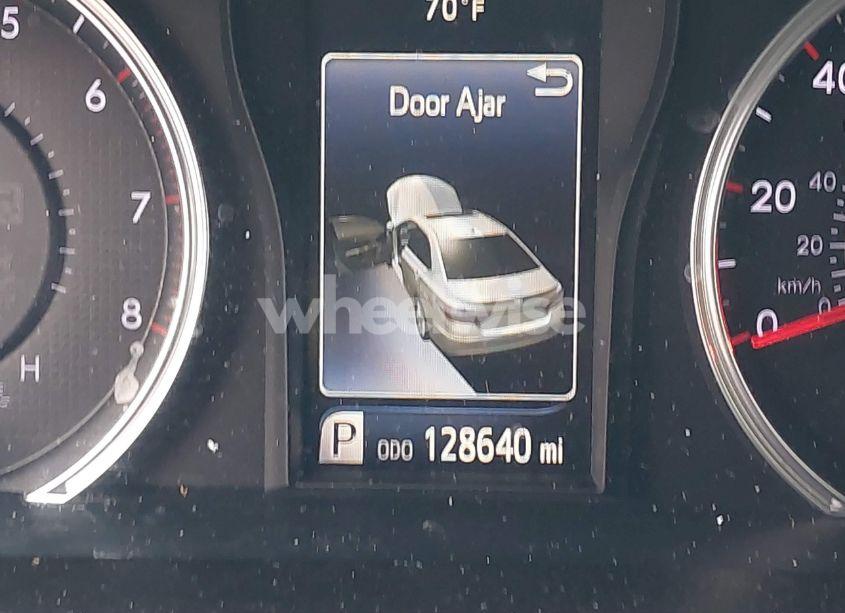 Photo 15 of 2016 Toyota Camry XSE (VIN 4T1BF1FK7GU614595)