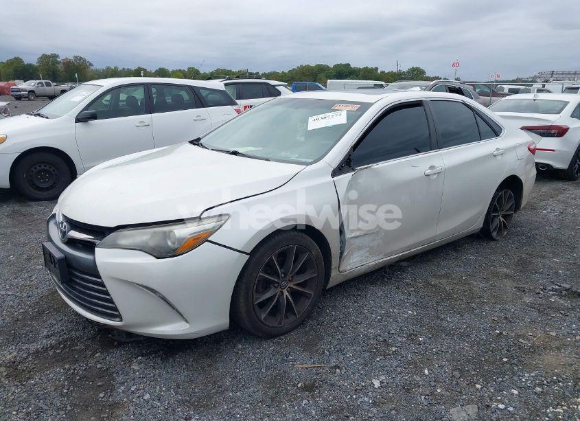 Photo 2 of 2016 Toyota Camry XSE (VIN 4T1BF1FK7GU614595)