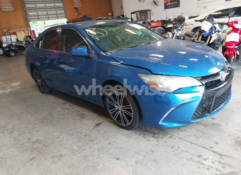 2016 Toyota Camry SE (VIN 4T1BF1FK7GU999205) main photo