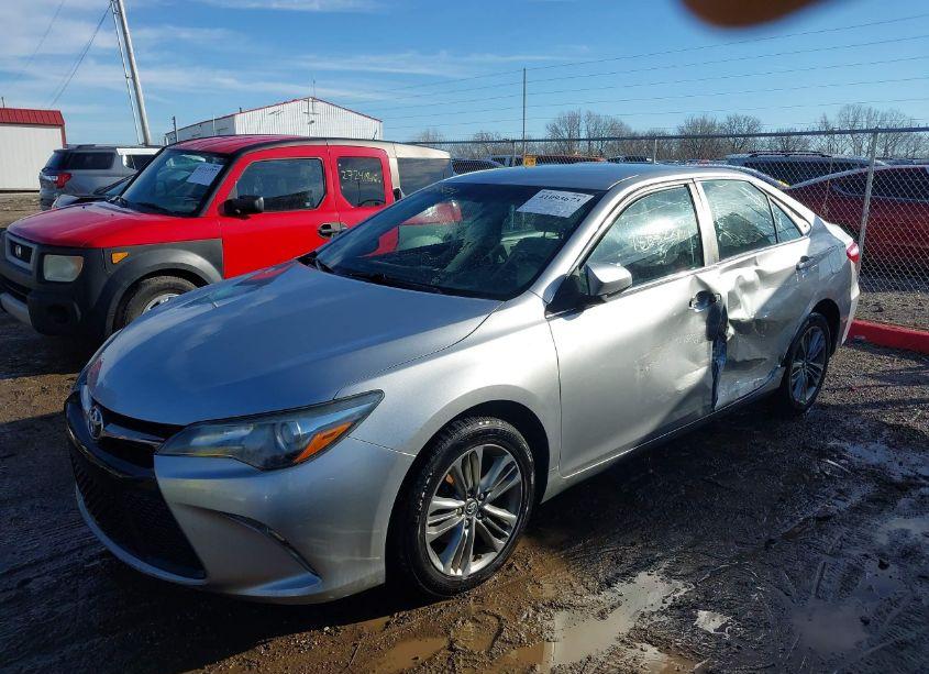 Photo 2 of 2017 Toyota Camry SE (VIN 4T1BF1FK7HU271983)