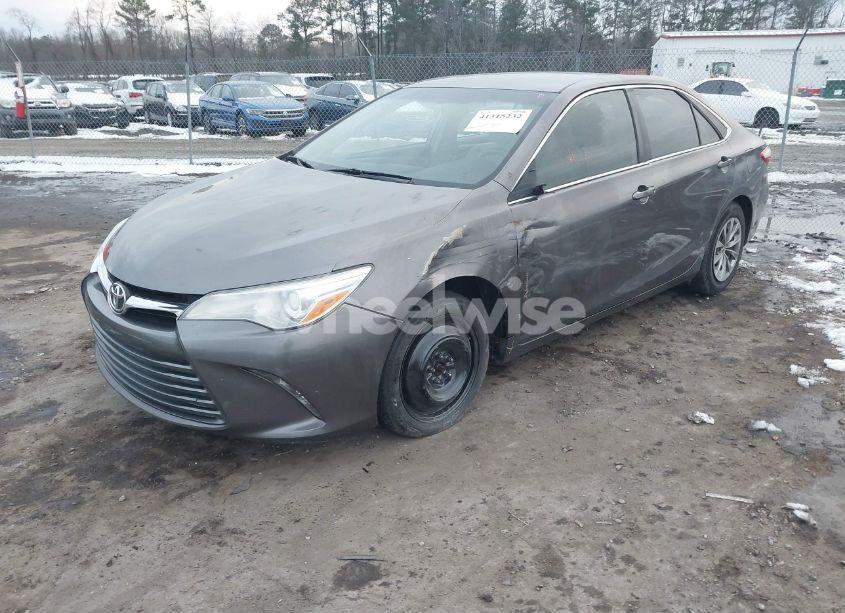 Photo 2 of 2017 Toyota Camry LE (VIN 4T1BF1FK7HU283700)