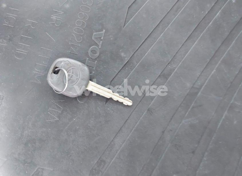 Photo 11 of 2017 Toyota Camry LE (VIN 4T1BF1FK7HU296429)