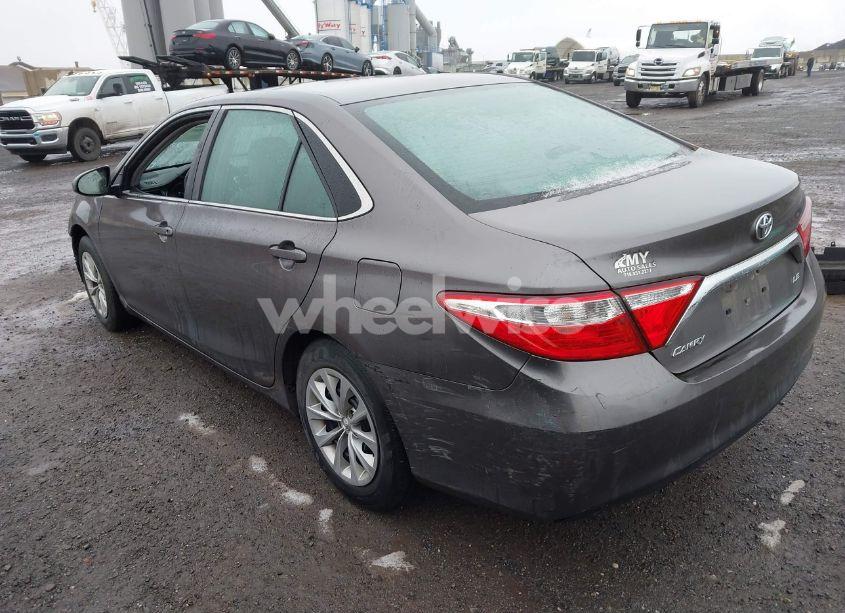 Photo 3 of 2017 Toyota Camry LE (VIN 4T1BF1FK7HU296429)