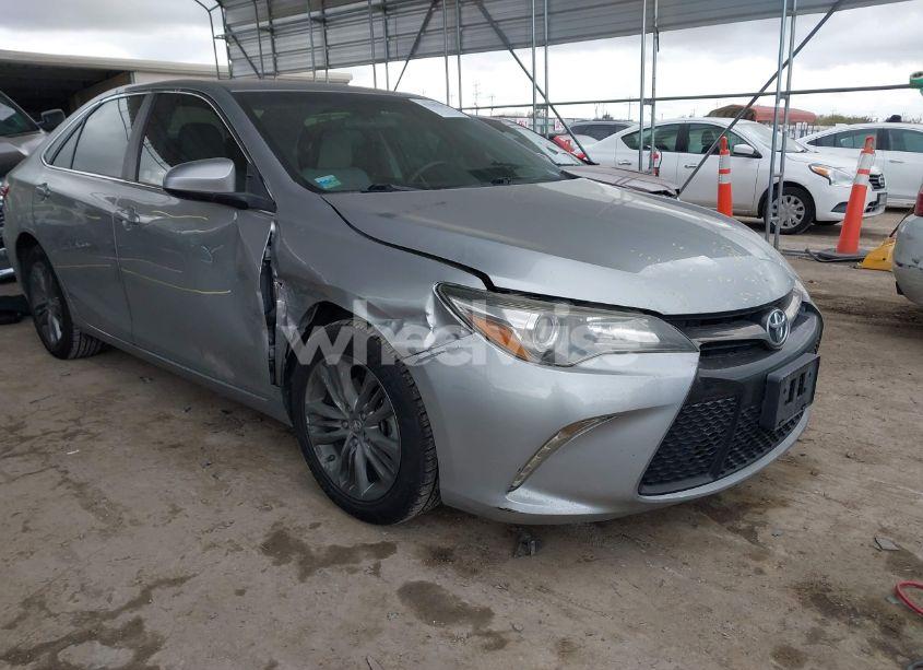 2017 Toyota Camry SE (VIN 4T1BF1FK7HU308630) main photo