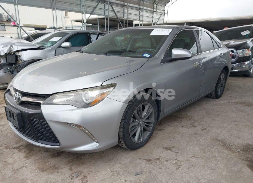 Photo 2 of 2017 Toyota Camry SE (VIN 4T1BF1FK7HU308630)