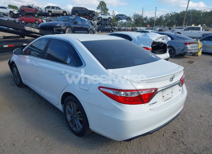 Photo 3 of 2017 Toyota Camry SE (VIN 4T1BF1FK7HU312189)
