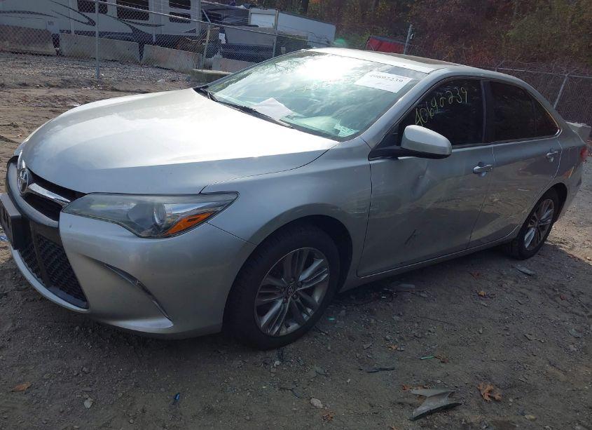 Photo 2 of 2017 Toyota Camry SE (VIN 4T1BF1FK7HU336718)