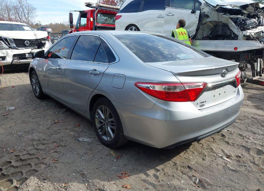 Photo 3 of 2017 Toyota Camry SE (VIN 4T1BF1FK7HU336718)