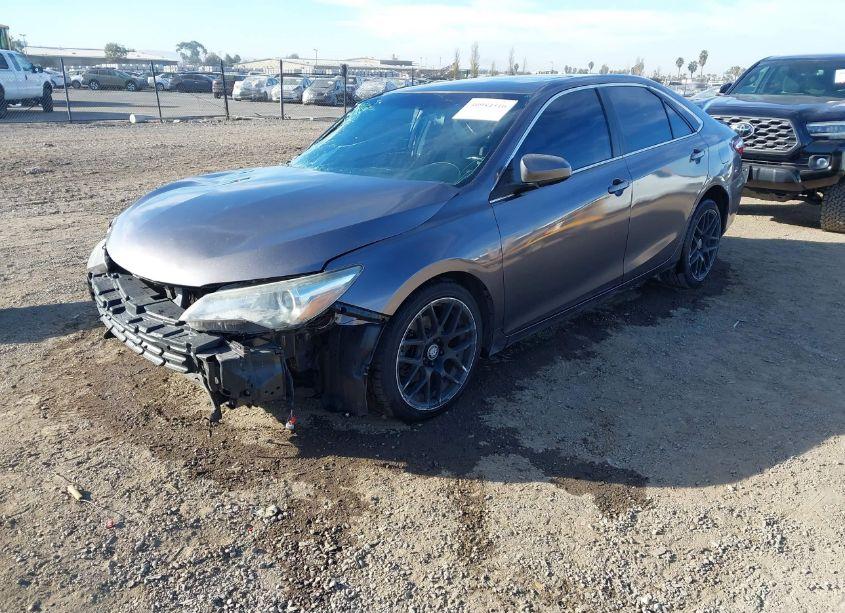 Photo 2 of 2017 Toyota Camry SE (VIN 4T1BF1FK7HU341501)