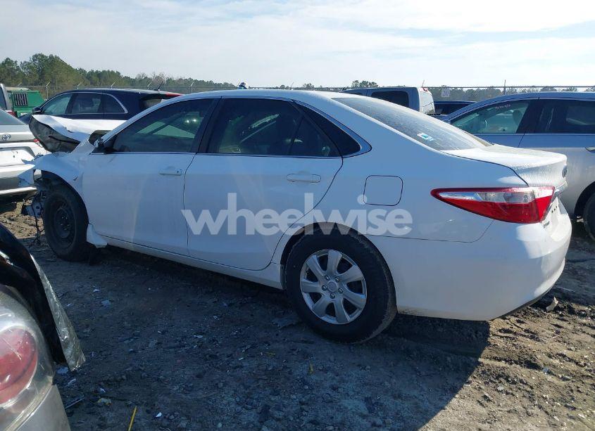 Photo 3 of 2017 Toyota Camry LE (VIN 4T1BF1FK7HU356967)