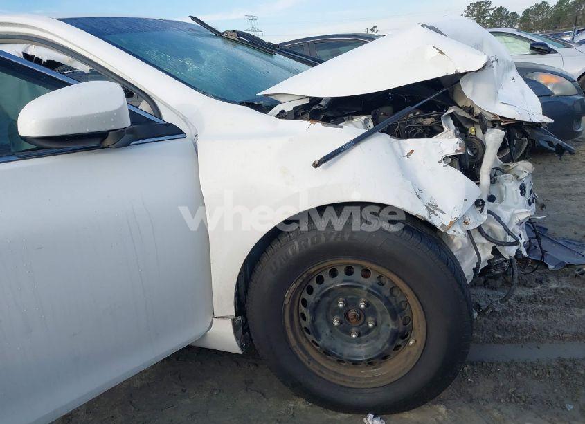 Photo 6 of 2017 Toyota Camry LE (VIN 4T1BF1FK7HU356967)