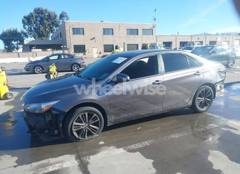 Photo 2 of 2017 Toyota Camry SE (VIN 4T1BF1FK7HU377074)