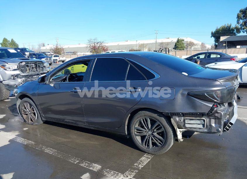 Photo 3 of 2017 Toyota Camry SE (VIN 4T1BF1FK7HU377074)