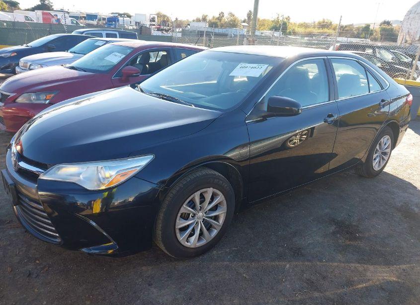 Photo 2 of 2017 Toyota Camry LE (VIN 4T1BF1FK7HU379763)