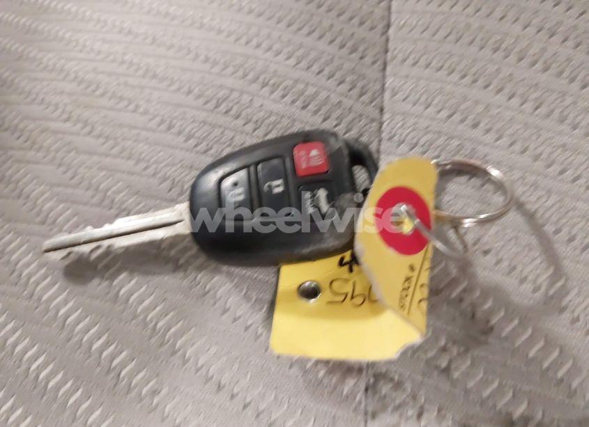 Photo 11 of 2017 Toyota Camry LE (VIN 4T1BF1FK7HU385370)