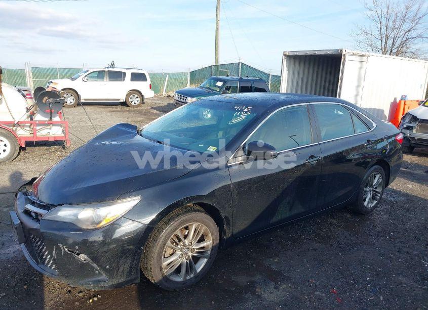 Photo 2 of 2017 Toyota Camry SE (VIN 4T1BF1FK7HU405844)