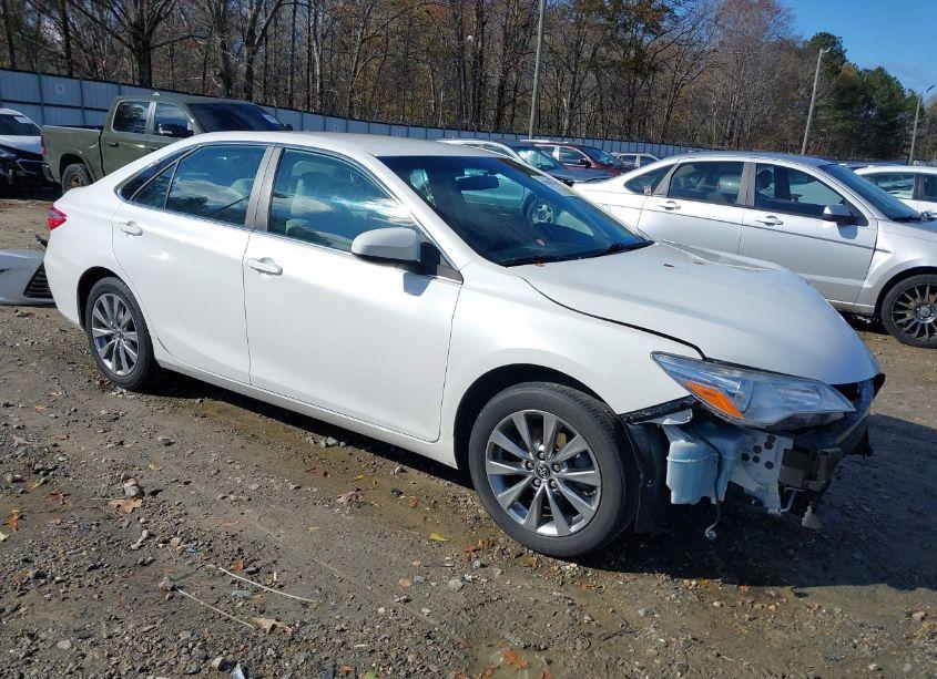 2017 Toyota Camry XLE (VIN 4T1BF1FK7HU409120) main photo