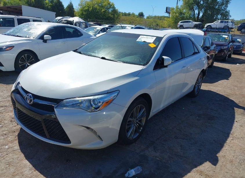 Photo 2 of 2017 Toyota Camry SE (VIN 4T1BF1FK7HU415404)