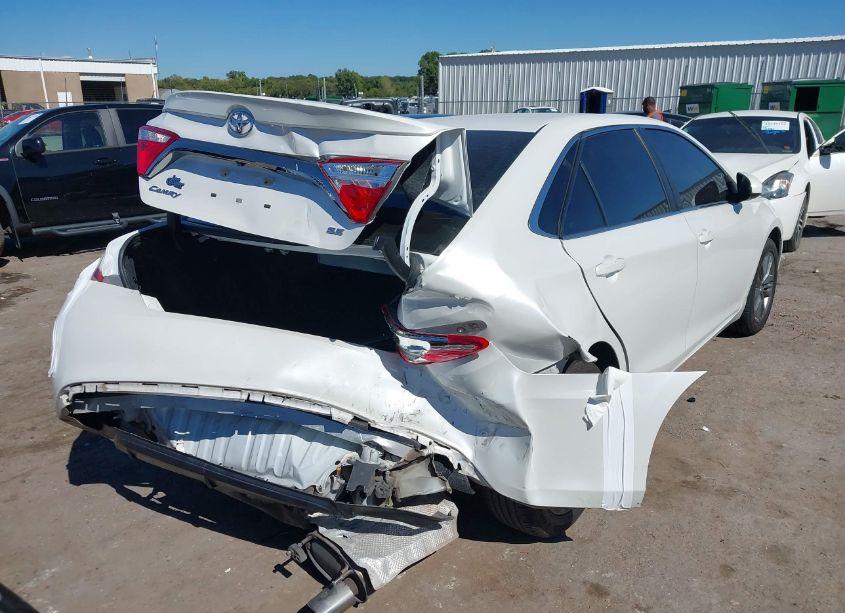 Photo 4 of 2017 Toyota Camry SE (VIN 4T1BF1FK7HU415404)