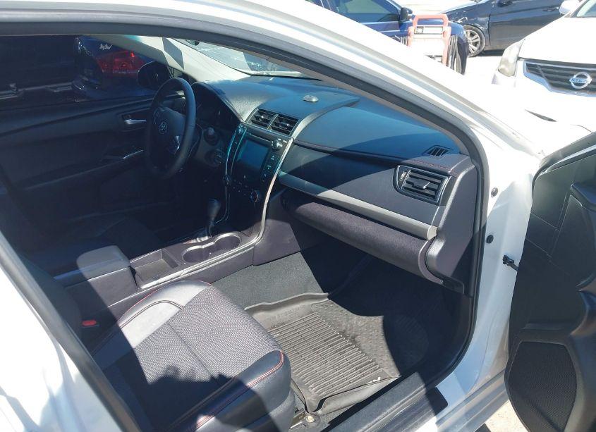 Photo 5 of 2017 Toyota Camry SE (VIN 4T1BF1FK7HU415404)