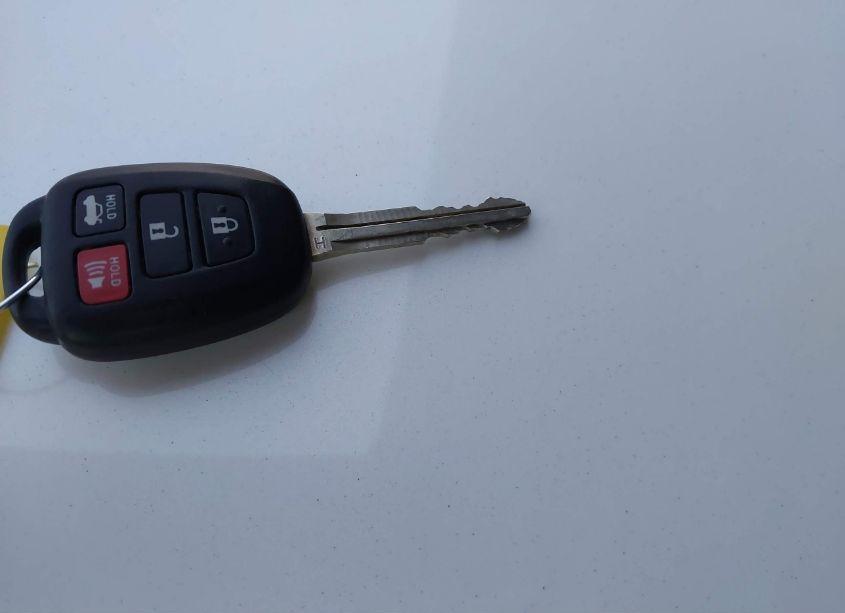 Photo 11 of 2017 Toyota Camry SE (VIN 4T1BF1FK7HU415435)