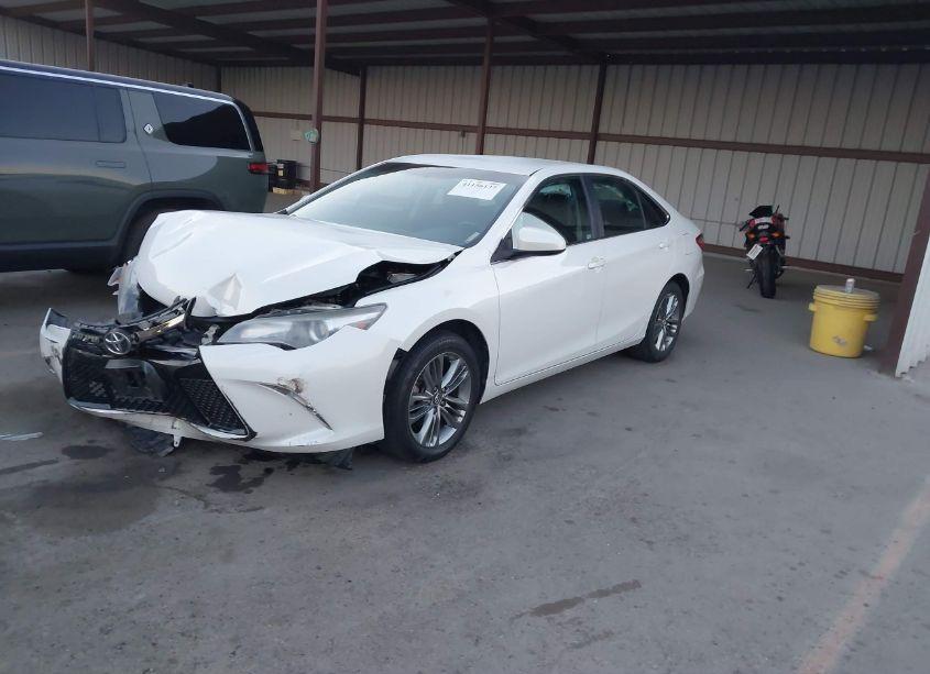 Photo 2 of 2017 Toyota Camry SE (VIN 4T1BF1FK7HU415435)