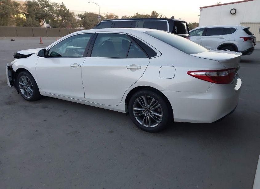 Photo 3 of 2017 Toyota Camry SE (VIN 4T1BF1FK7HU415435)