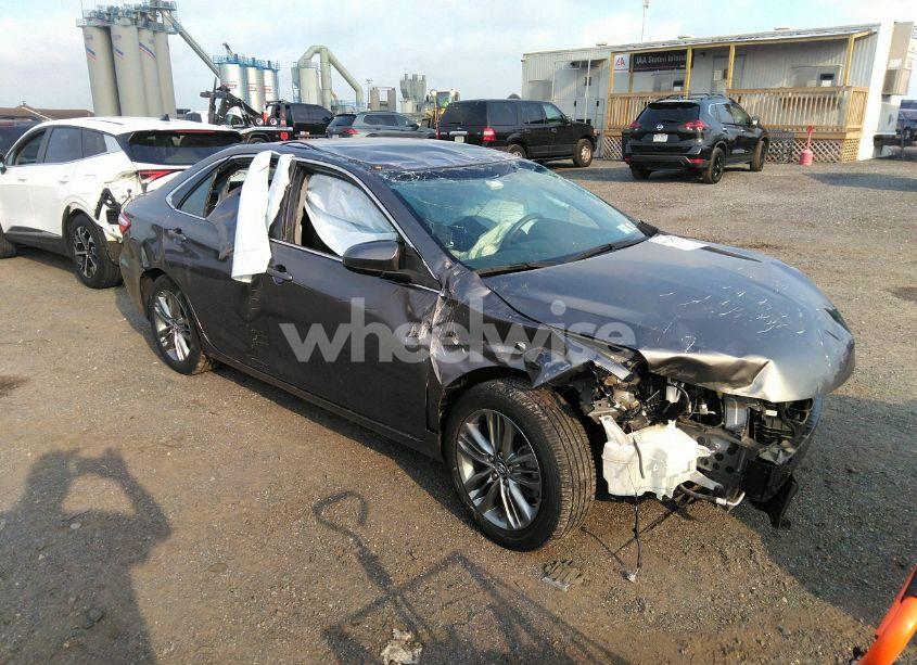 2017 Toyota Camry SE (VIN 4T1BF1FK7HU417914) main photo