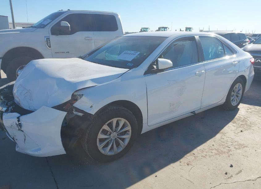 Photo 2 of 2017 Toyota Camry LE (VIN 4T1BF1FK7HU418187)