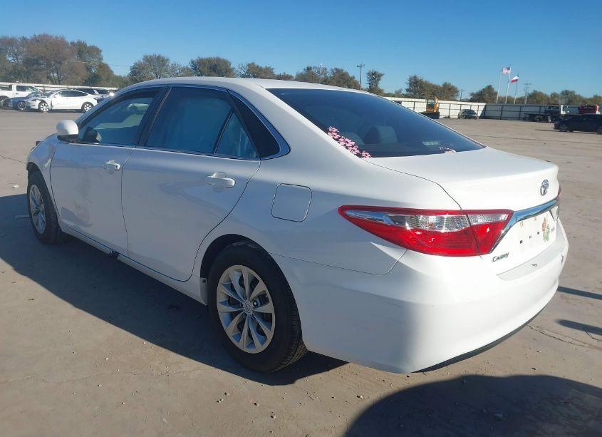 Photo 3 of 2017 Toyota Camry LE (VIN 4T1BF1FK7HU418187)