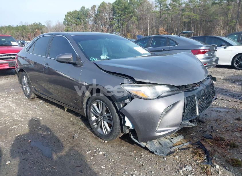 2017 Toyota Camry SE (VIN 4T1BF1FK7HU434843) main photo
