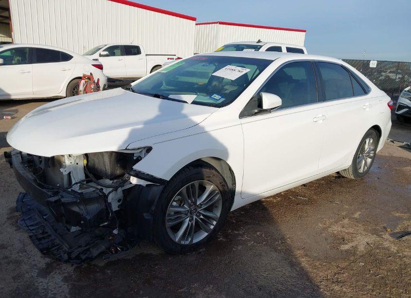 Photo 2 of 2017 Toyota Camry SE (VIN 4T1BF1FK7HU626490)