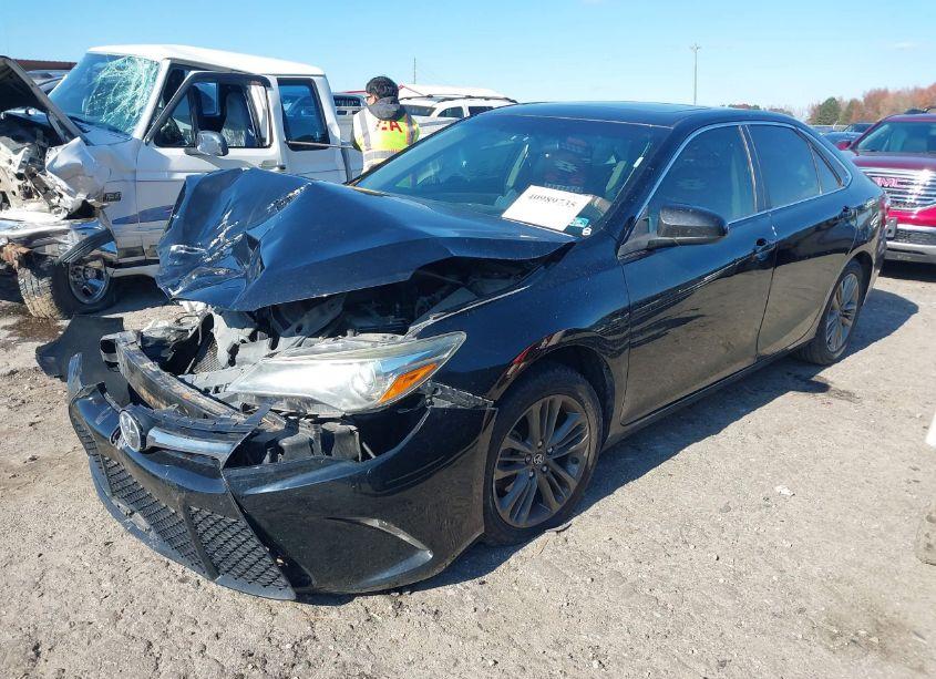 Photo 2 of 2017 Toyota Camry SE (VIN 4T1BF1FK7HU628868)