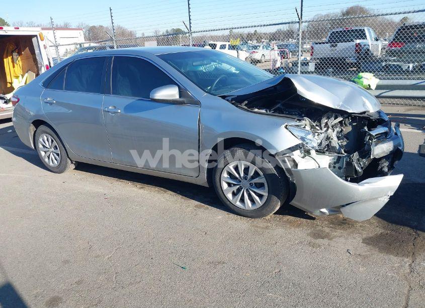 2017 Toyota Camry LE (VIN 4T1BF1FK7HU650272) main photo