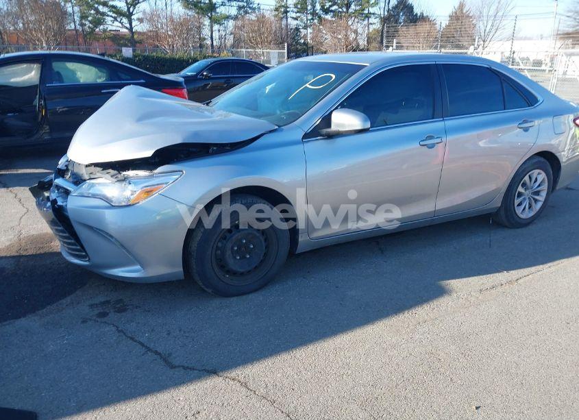 Photo 2 of 2017 Toyota Camry LE (VIN 4T1BF1FK7HU650272)