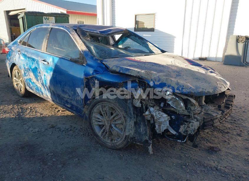 2017 Toyota Camry SE (VIN 4T1BF1FK7HU668061) main photo