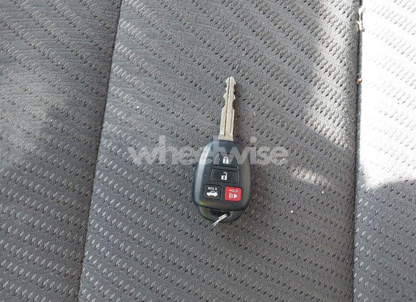 Photo 11 of 2017 Toyota Camry LE (VIN 4T1BF1FK7HU682123)