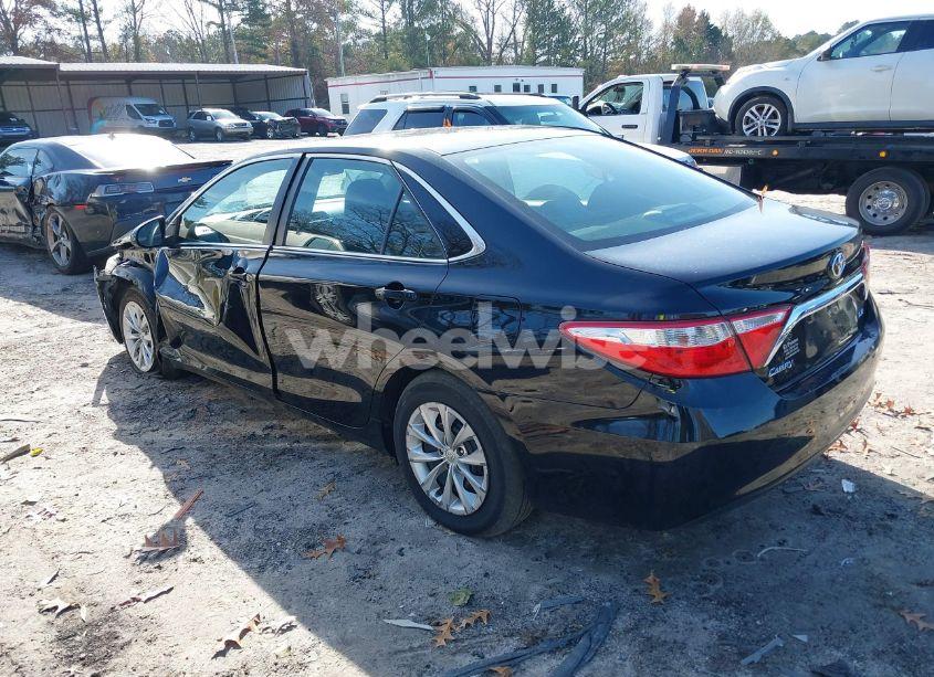 Photo 3 of 2017 Toyota Camry LE (VIN 4T1BF1FK7HU682123)