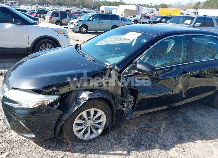 Photo 6 of 2017 Toyota Camry LE (VIN 4T1BF1FK7HU682123)