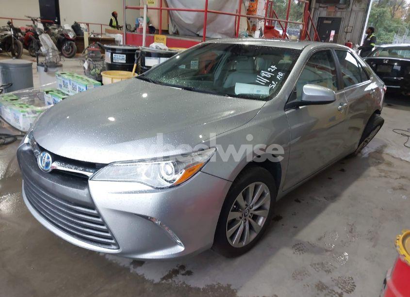 Photo 2 of 2017 Toyota Camry XLE (VIN 4T1BF1FK7HU686303)