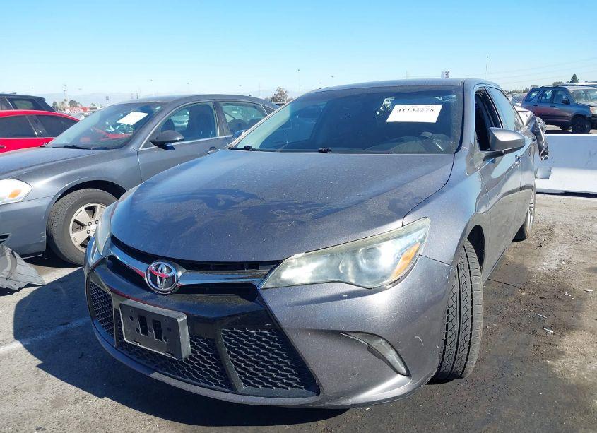 Photo 2 of 2017 Toyota Camry SE (VIN 4T1BF1FK7HU688455)