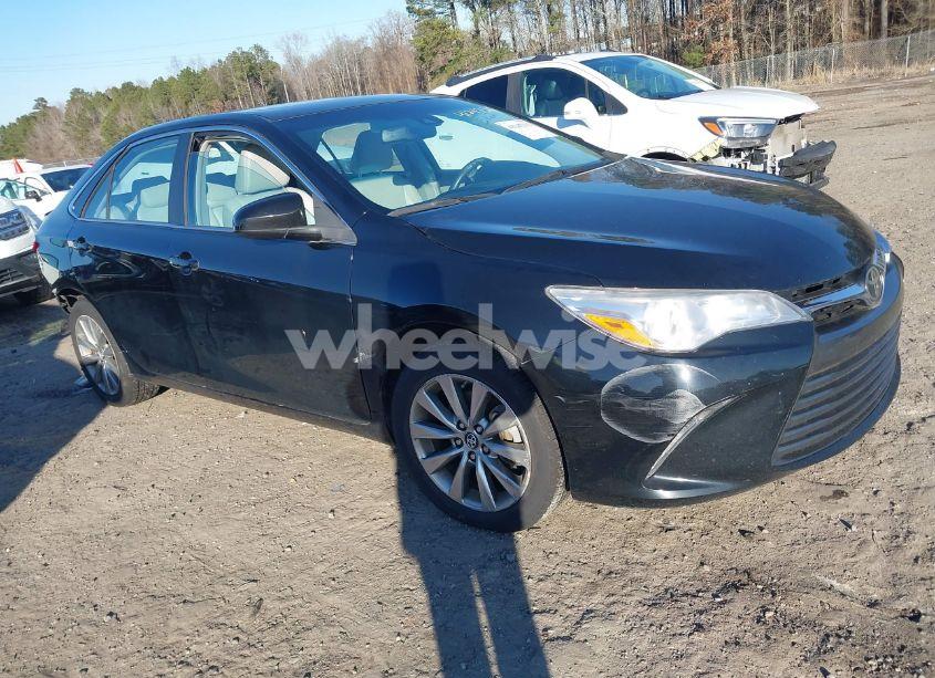 2017 Toyota Camry XLE (VIN 4T1BF1FK7HU701155) main photo