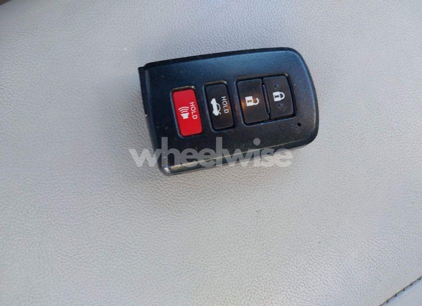 Photo 11 of 2017 Toyota Camry XLE (VIN 4T1BF1FK7HU701155)