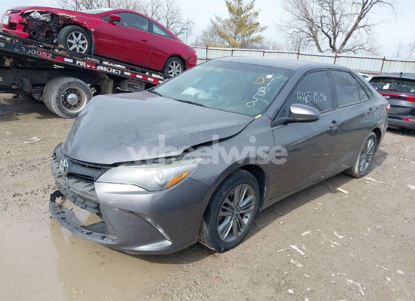 Photo 2 of 2017 Toyota Camry SE (VIN 4T1BF1FK7HU711250)