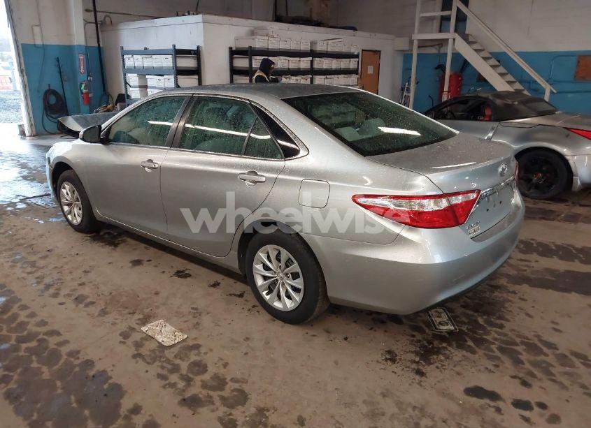 Photo 3 of 2017 Toyota Camry LE (VIN 4T1BF1FK7HU726721)