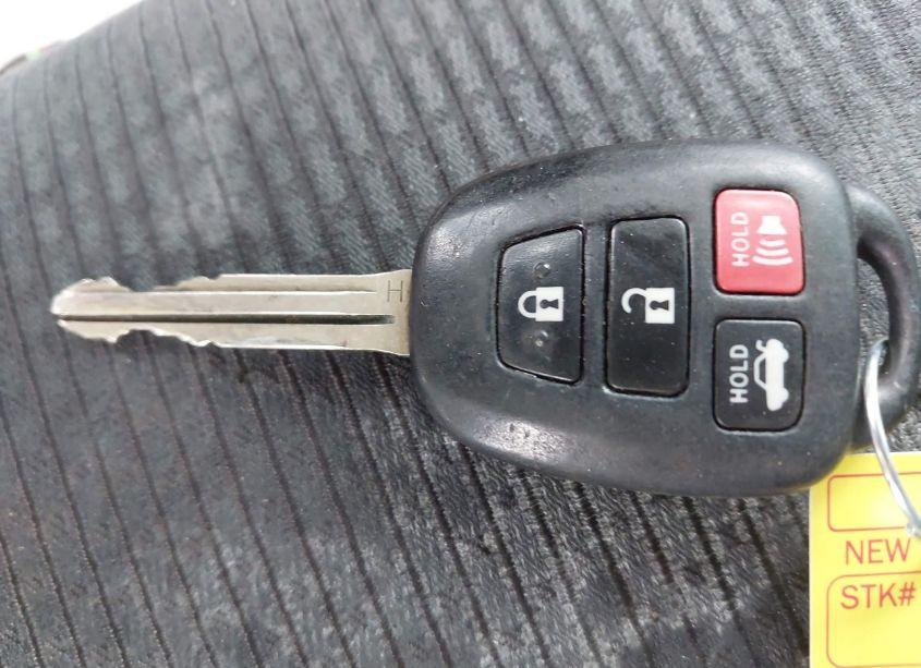 Photo 11 of 2017 Toyota Camry SE (VIN 4T1BF1FK7HU735936)