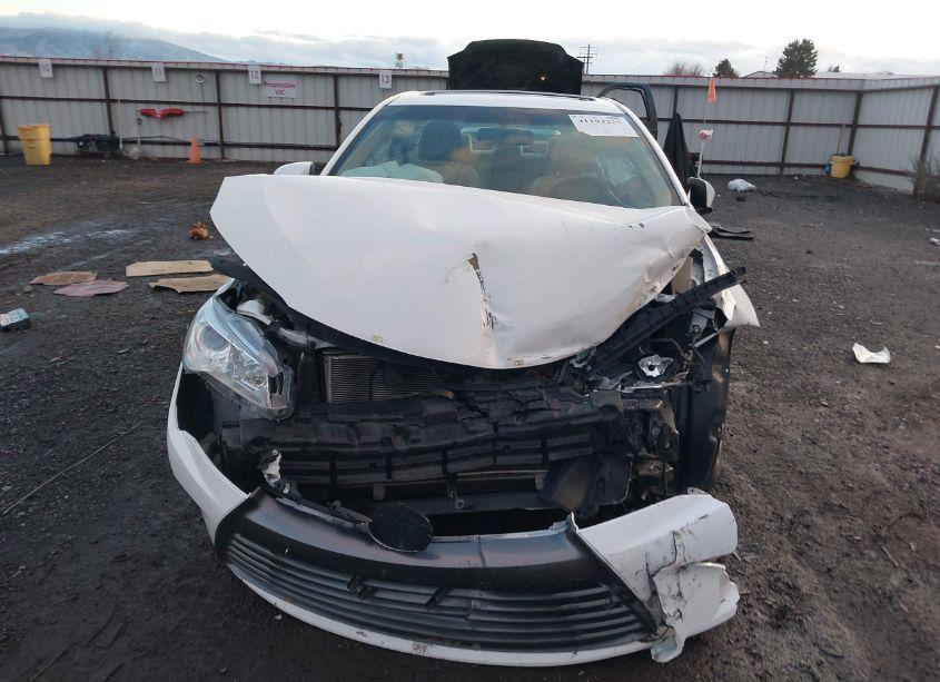 Photo 12 of 2017 Toyota Camry XLE (VIN 4T1BF1FK7HU739503)